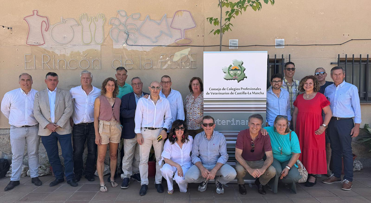 Caza, rabia y ganadería centran la Asamblea del Consejo de Colegios Profesionales de Veterinarios de Castilla-La Mancha 2 Caza, rabia y ganadería centran la Asamblea del Consejo de Colegios Profesionales de Veterinarios de Castilla-La Mancha