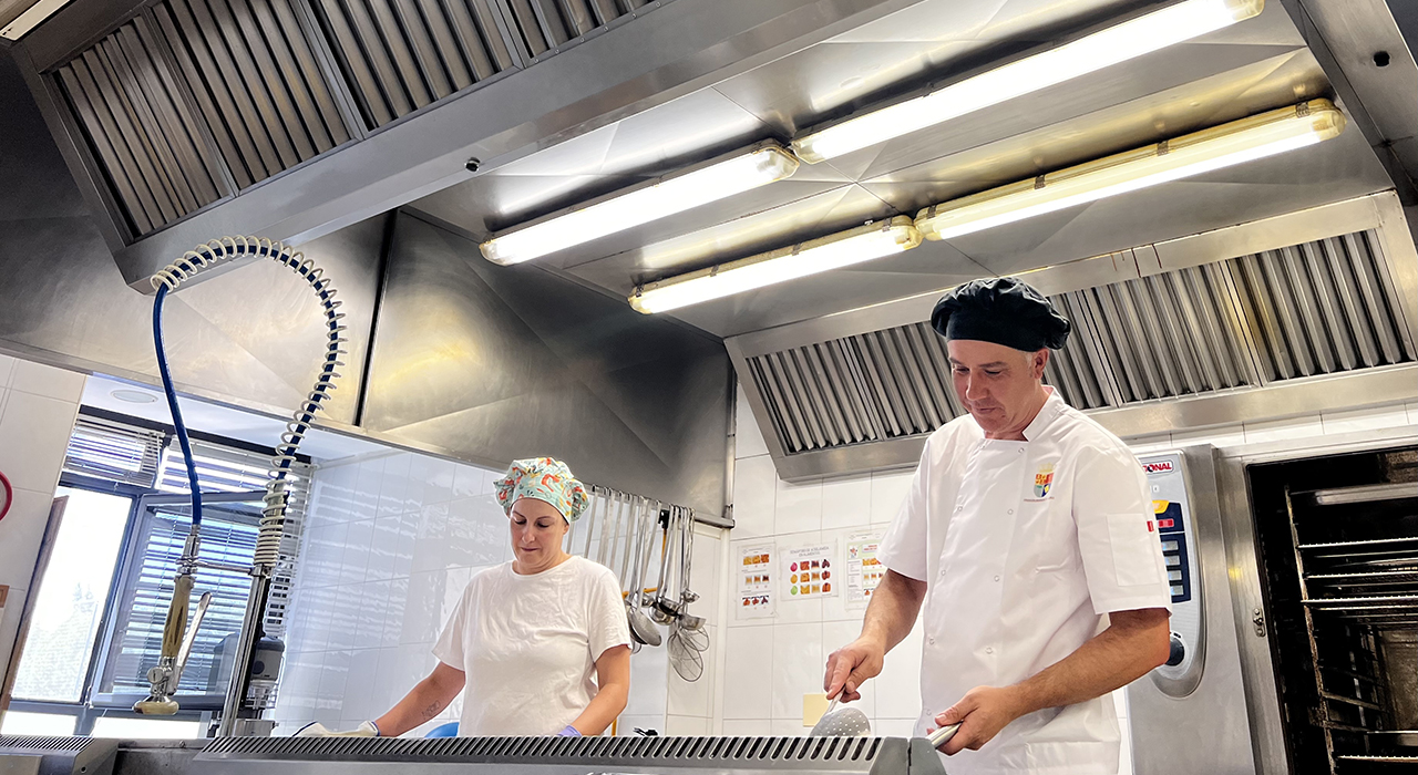 Adiós a los ultraprocesados: la Residencia Provincial de Cuenca renueva su cocina con menús personalizados 2 Adiós a los ultraprocesados la Residencia Provincial de Cuenca renueva su cocina con menús personalizados