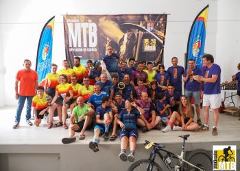 Alba López triunfa en casa y Xavier Calaf domina el exigente II Trofeo MTB de Mariana