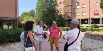 Alberto Rojo constata “el abandono” de Guarinos al barrio de las Casas del Rey en estos tres años y seguirá trabajando por recuperar su dignidad