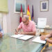 El Gobierno de Castilla-La Mancha nombra a la primera coordinadora comarcal del cuerpo de agentes medioambientales La consejera de Desarrollo Sostenible, Mercedes Gómez, ha deseado a Paula Gimeno Artiaga, que ejercerá sus funciones en la demarcación Territorial de Villanueva de Alcorón (Guadalajara), suerte en su nuevo desempeño profesional, “segura que será una precursora en estas tareas de gran responsabilidad donde en el futuro veremos a más mujeres en estos cargos”. Toledo, 8 de julio de 2026.- El Gobierno de Castilla-La Mancha ha nombrado a su primera coordinadora comarcal del cuerpo de agentes medioambientales. Se trata de Paula Gimeno Artiaga, que ejercerá sus funciones en la Demarcación Territorial de Villanueva de Alcorón (Guadalajara). Gimeno ha sido recibida este miércoles por la consejera de Desarrollo Sostenible, Mercedes Gómez, quién le ha deseado suerte en su nuevo desempeño profesional, “segura de que ejercerá sus funciones de una manera satisfactoria y será una precursora en estas tareas de gran responsabilidad donde en el futuro veremos a más mujeres en estos cargos”. En la actualidad, el cuerpo de Agentes Medioambientales de Castilla-La Mancha está compuesto por 453 agentes, de los cuales 45 son mujeres. A la nueva coordinadora comarcal la han acompañado durante la recepción el viceconsejero de Medio Ambiente, José Almodóvar; el delegado de Desarrollo Sostenible en Guadalajara, Rubén García; el coordinador regional de los agentes medioambientales, Antonio Sancho; y el coordinador provincial de los agentes medioambientales en Guadalajara; David Serrano.