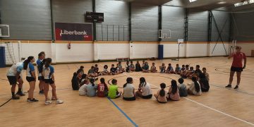 Baloncesto y voleibol para fomentar hábitos saludables entre los menores de Cuenca
