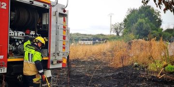 Bomberos y Protección Civil de Guadalajara se despliegan para frenar el incendio de La Mierla