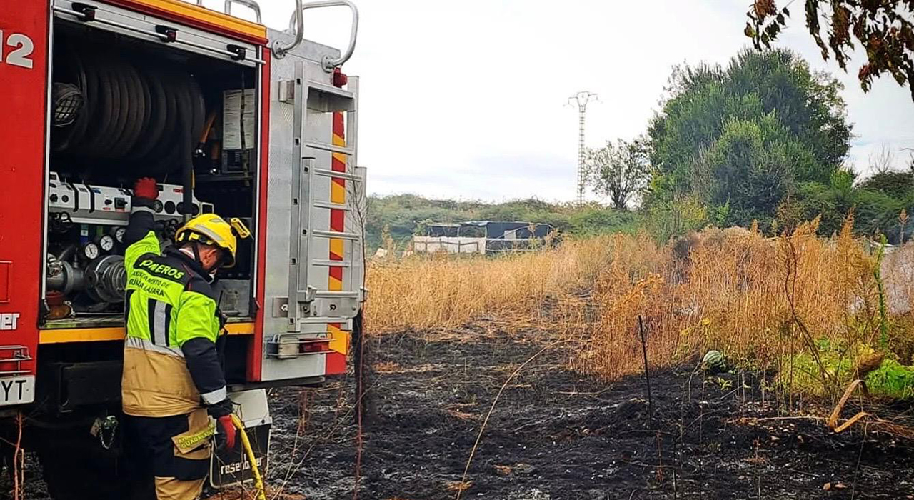 Bomberos y Protección Civil de Guadalajara se despliegan para frenar el incendio de La Mierla 1 Bomberos y Protección Civil de Guadalajara se despliegan para frenar el incendio de La Mierla