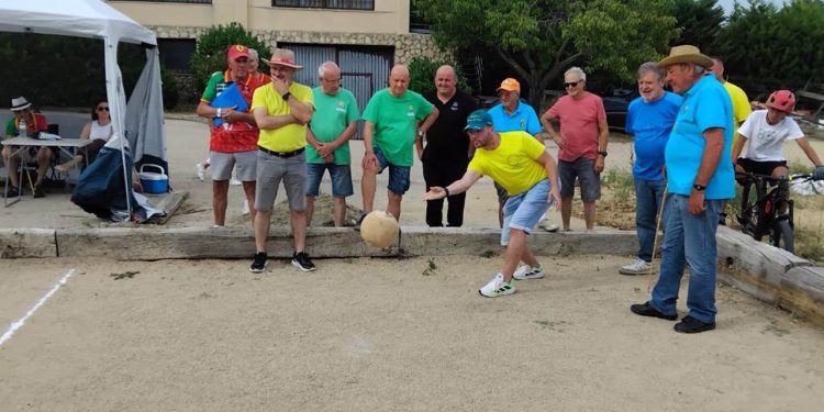 Buenache de la Sierra triunfa en una jornada de bolos histórica en Cañada del Hoyo 1 Buenache de la Sierra triunfa en una jornada de bolos histórica en Cañada del Hoyo