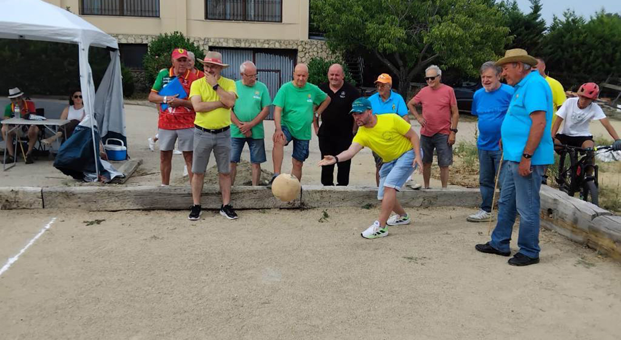Buenache de la Sierra triunfa en una jornada de bolos histórica en Cañada del Hoyo 2 Buenache de la Sierra triunfa en una jornada de bolos histórica en Cañada del Hoyo