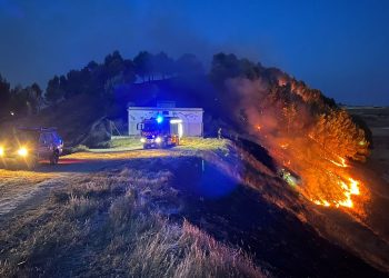 Buscan a los autores de una decena de incendios intencionados junto a las viviendas en Huete