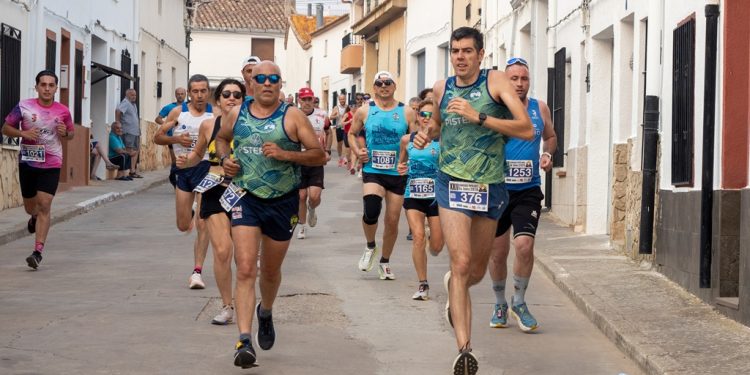 Campillo de Altobuey se vuelca con su carrera popular: victorias para Ascensión Leal y Andrés Felipe Sarta Campillo de Altobuey se vuelca con su carrera popular: victorias para Ascensión Leal y Andrés Felipe Sarta