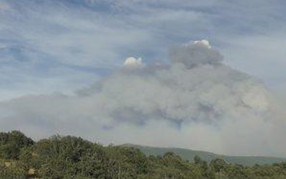 El humo borró el horizonte, el aire se tiñó de un naranja enfermo y el fin del mundo no llegó con un trueno sino con un suspiro de ceniza 6 Captura de pantalla 2026 07 18 232256