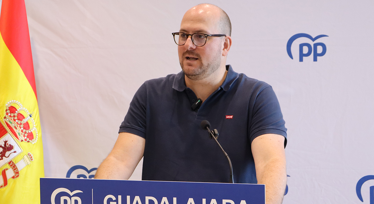 Castillo denuncia que el Gobierno modifica la “Ley de Nietos” por la puerta de atrás y alerta del colapso del sistema público 2 Castillo denuncia que el Gobierno modifica la “Ley de Nietos” por la puerta de atrás y alerta del colapso del sistema público
