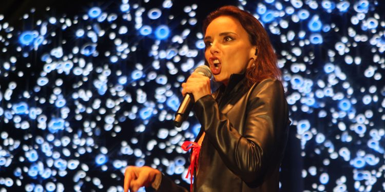 Chenoa llena el Ferial de Cabanillas en una noche de energía y grandes éxitos Chenoa llena el Ferial de Cabanillas en una noche de energía y grandes éxitos