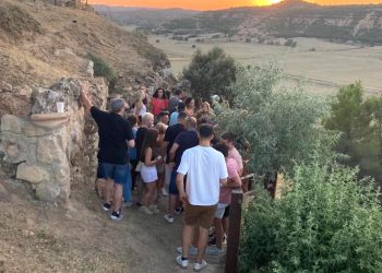 Cuevas de Velasco abre este sábado las puertas de sus cuevas en una de las citas más esperadas del verano