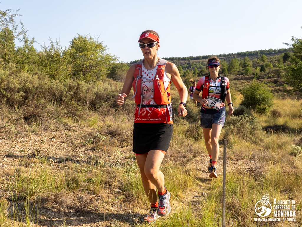 David Cano y Raquel López se imponen en el exigente Trail de Salvacañete ante 140 corredores de la provincia