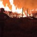 Dos bomberos forestales atendidos tras un incidente con una autobomba en el incendio de La Mierla Dos bomberos forestales atendidos tras un incidente con una autobomba en el incendio de La Mierla