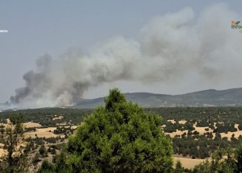 Selas activa la UME y eleva a nivel 2 el incendio que ya ha obligado a evacuar cinco municipios