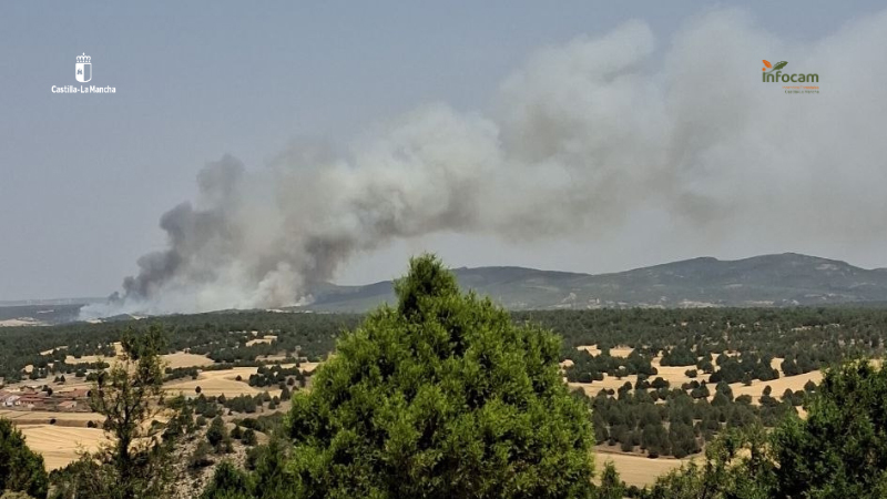 Efectivos del INFOCAM logran contener el avance del fuego originado este mediodía en Selas 1 Efectivos del INFOCAM logran contener el avance del fuego originado este mediodía en Selas