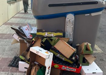 El Ayuntamiento de Azuqueca pone en marcha una campaña de vigilancia y control del correcto uso de los contenedores de papel y cartón