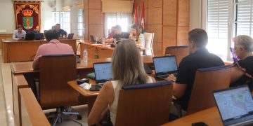 El Ayuntamiento de Cabanillas modifica la ordenanza de parcelas y acerados, adelantando la fecha de desbroce obligatorio