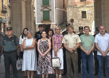 El Ayuntamiento de Cuenca realiza un minuto de silencio por las víctimas del incendio de Los Gallardos, en Almería