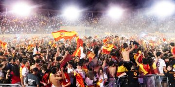 El Coso de las Cruces reúne a 7.000 guadalajareños en la histórica celebración del Mundial de España