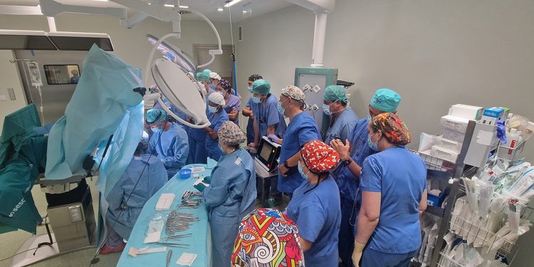 El Hospital de Cuenca estrena láser quirúrgico para acelerar la recuperación en patologías anorrectales