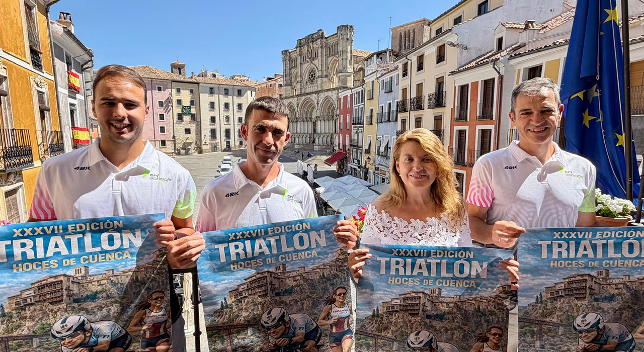 El Triatlón Hoces de Cuenca cuelga el cartel de completo: 300 atletas tomarán el Casco Histórico este sábado 2 El Triatlón Hoces de Cuenca cuelga el cartel de completo 300 atletas tomarán el Casco Histórico este sábado.