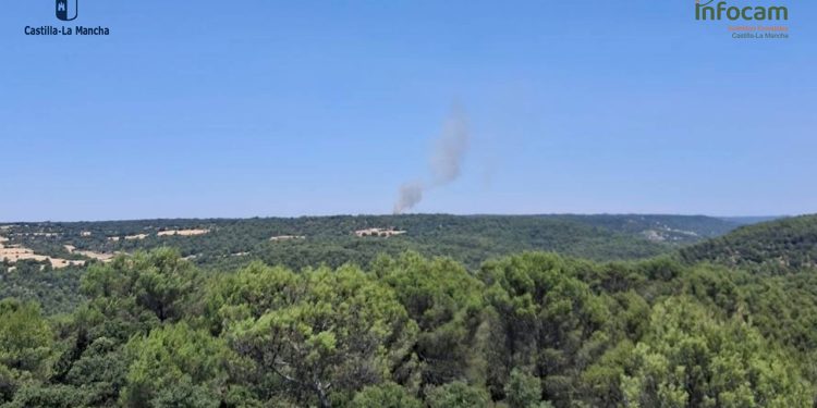 El fuego vuelve a Budia el Infocam despliega a 46 efectivos para frenar un nuevo incendio de matorral