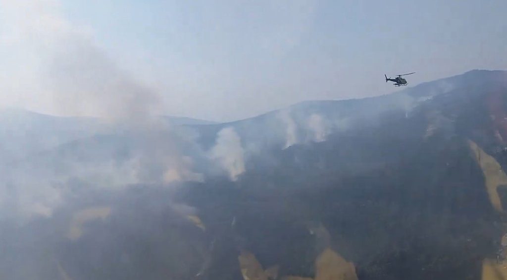 El incendio de La Mierla baja a nivel 1 autorizan el regreso a Monasterio y otros cinco pueblos