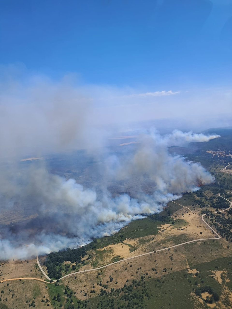 El incendio de La Mierla sigue en nivel 2 con 395 personas desplegadas y el foco puesto en Los Condemios 1 El incendio de La Mierla sigue en nivel 2 con 395 personas desplegadas y el foco puesto en Los Condemios