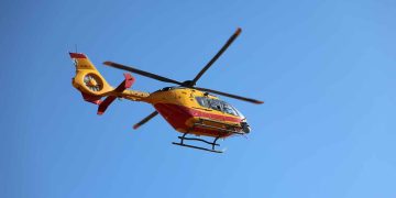 La evolución del incendio de Selas obliga a evacuar Aragoncillo y a cortar la carretera N-211