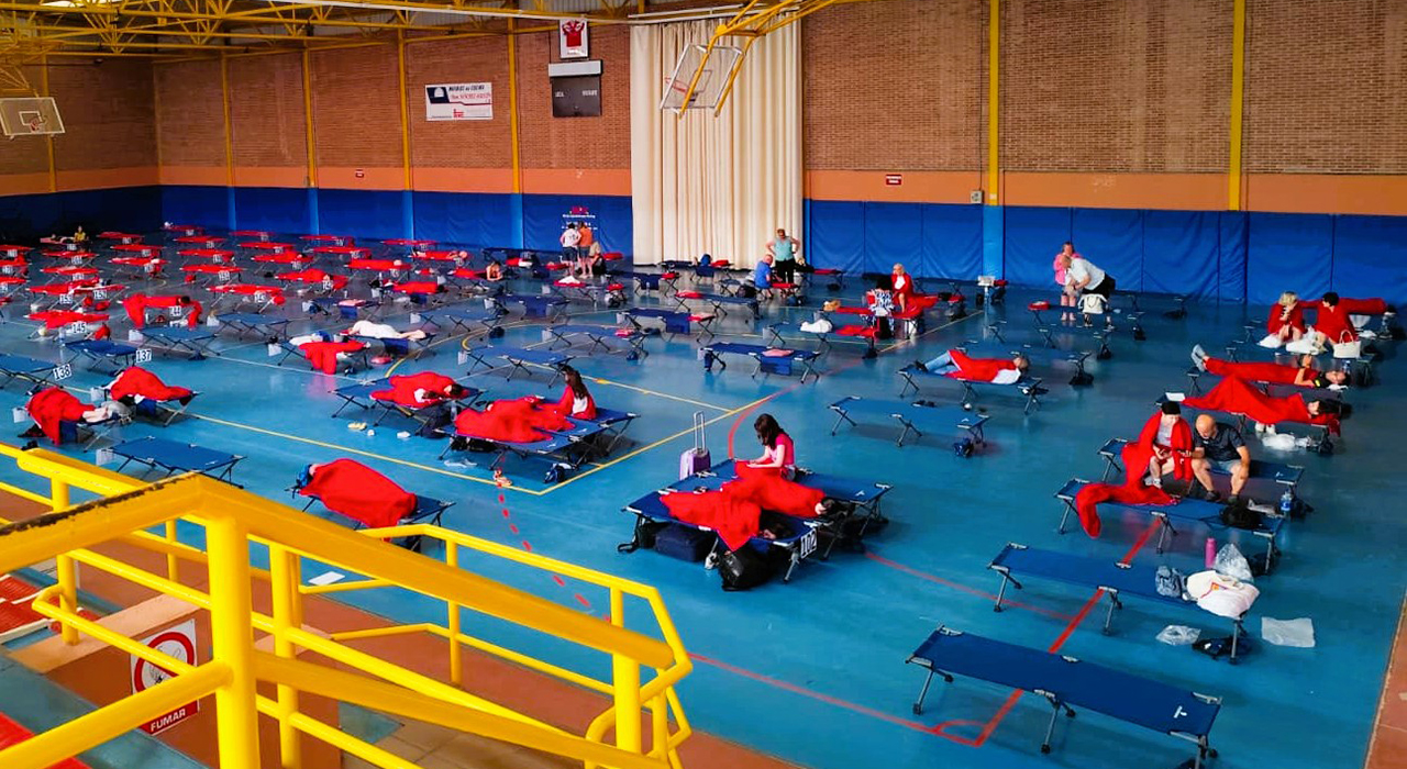 El polideportivo de Humanes ha acogido a 193 vecinos de la Sierra Norte evacuados por el incendio de La Mierla