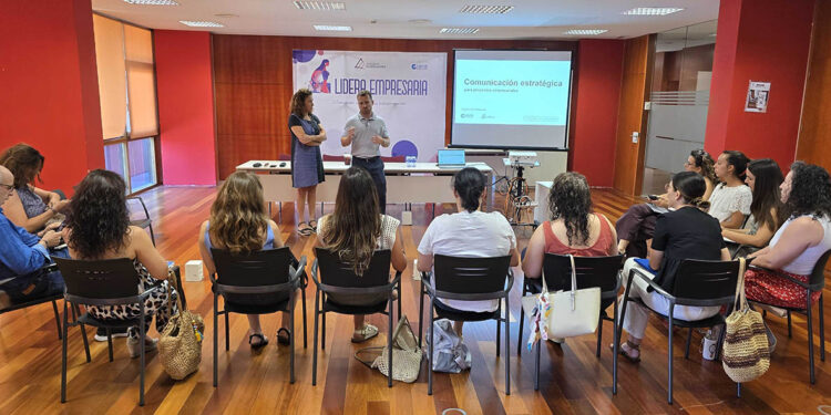 El programa Lidera Empresaria fortalece la comunicación corporativa de las emprendedoras de Guadalajara antes del foro regional 1 El programa Lidera Empresaria fortalece la comunicación corporativa de las emprendedoras de Guadalajara antes del foro regional