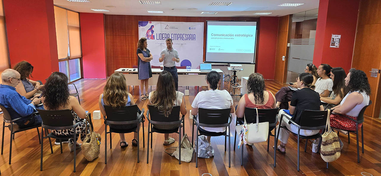 El programa Lidera Empresaria fortalece la comunicación corporativa de las emprendedoras de Guadalajara antes del foro regional 2 El programa Lidera Empresaria fortalece la comunicación corporativa de las emprendedoras de Guadalajara antes del foro regional