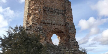 El riesgo de colapso en la Torre de Chilluentes amenaza el patrimonio histórico de Tartanedo