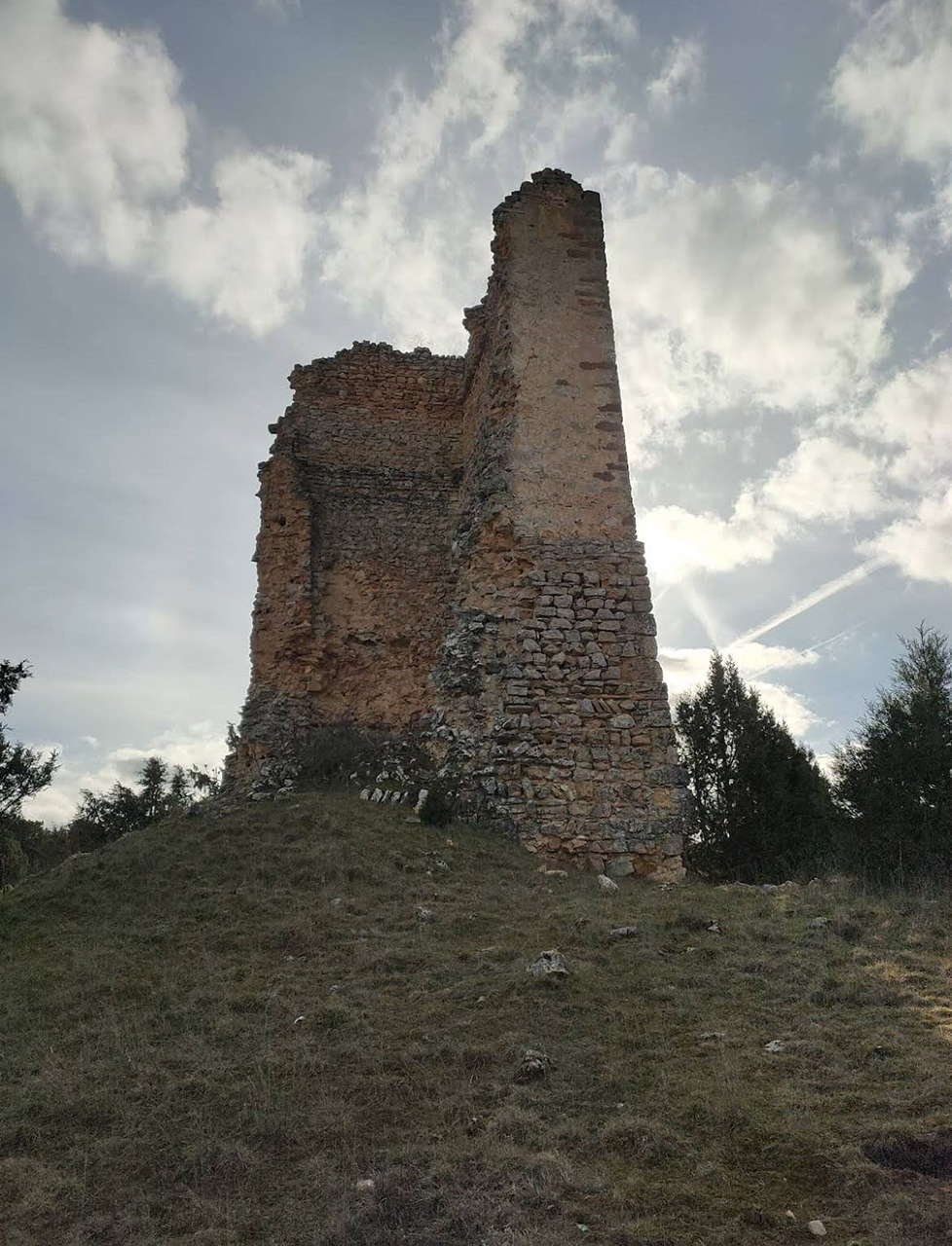 El riesgo de colapso en la Torre de Chilluentes amenaza el patrimonio histórico de Tartanedo