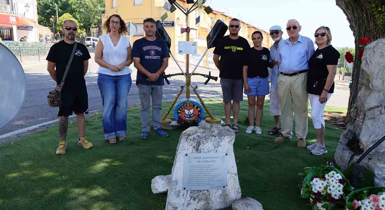 Emoción en Cogolludo: el retén vuelve al fuego de La Mierla tras honrar a los 11 compañeros caídos hace 21 años 2 Emoción en Cogolludo el retén vuelve al fuego de La Mierla tras honrar a los 11 compañeros caídos hace 21 años
