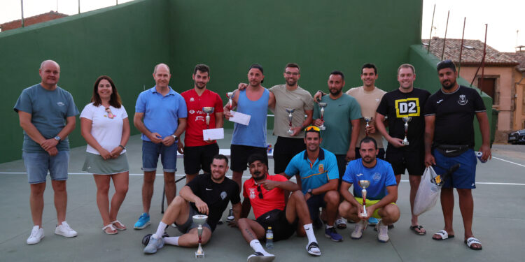 El frontón de Pareja celebra 125 años con un torneo de frontenis de primer nivel 1 Finalistas y premiados