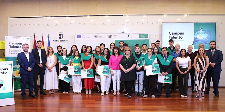 Fundación Eurocaja Rural y JCCM clausuran el 'Campus Talento' que impulsa la especialización en IA entre los jóvenes de Castilla-La Mancha 1 Fundación Eurocaja Rural y JCCM clausuran el 'Campus Talento' que impulsa la especialización en IA entre los jóvenes de Castilla-La Mancha