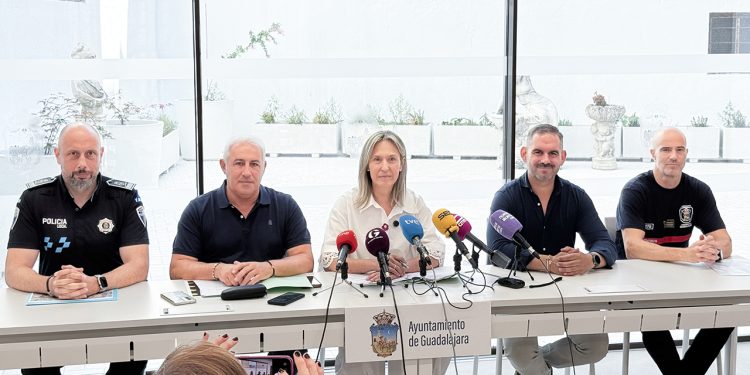 Guadalajara blinda Aguas Vivas para el eclipse total: lanzaderas gratuitas, cortes de tráfico y máximo aforo 1 Guadalajara blinda Aguas Vivas para el eclipse total lanzaderas gratuitas, cortes de tráfico y máximo aforo