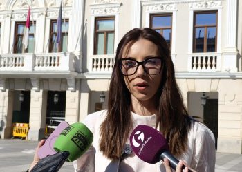 El PSOE denuncia que Guarinos “falsea el nivel de transparencia de su gobierno, cuando no atiende a la gente, ni responde, y restringe el acceso a la información”