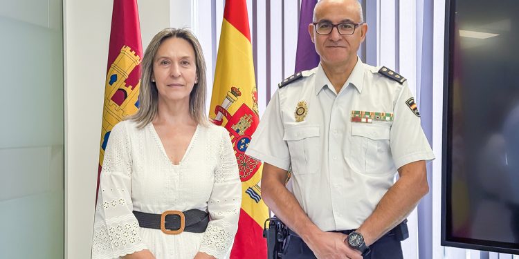 Guarinos se reúne con el comisario Javier Mayordomo, nuevo jefe de la Policía Nacional 1 Guarinos se reúne con el comisario Javier Mayordomo, nuevo jefe de la Policía Nacional