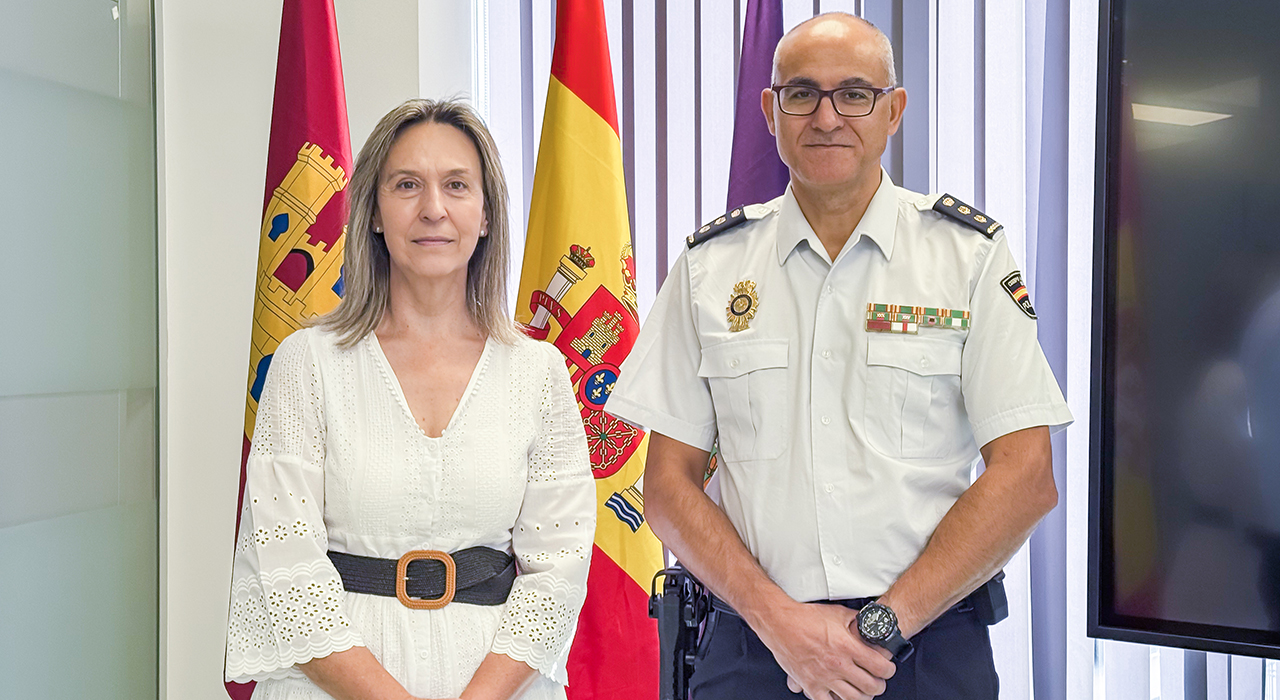 Guarinos se reúne con el comisario Javier Mayordomo, nuevo jefe de la Policía Nacional 2 Guarinos se reúne con el comisario Javier Mayordomo, nuevo jefe de la Policía Nacional