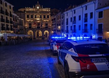 Un conductor detiene su coche en plena calle en Cuenca para orinar y acaba detenido por alcoholemia