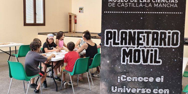 Óscar García, Físico en el Museo de las Ciencias. La protección ocular, para el eclipse, es el factor más crítico para evitar lesiones graves en la retina