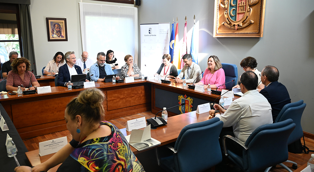 Innova Adelante se publicará este martes en el DOCM con una convocatoria de cinco millones de euros para apoyar proyectos de I+D+i en la región 2 Innova Adelante se publicará mañana en el DOCM con una convocatoria de cinco millones de euros para apoyar proyectos de I+D+i en la región