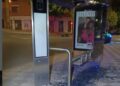 Investigan un acto vandálico contra la marquesina de autobús del IES Santiago Grisolía en Cuenca