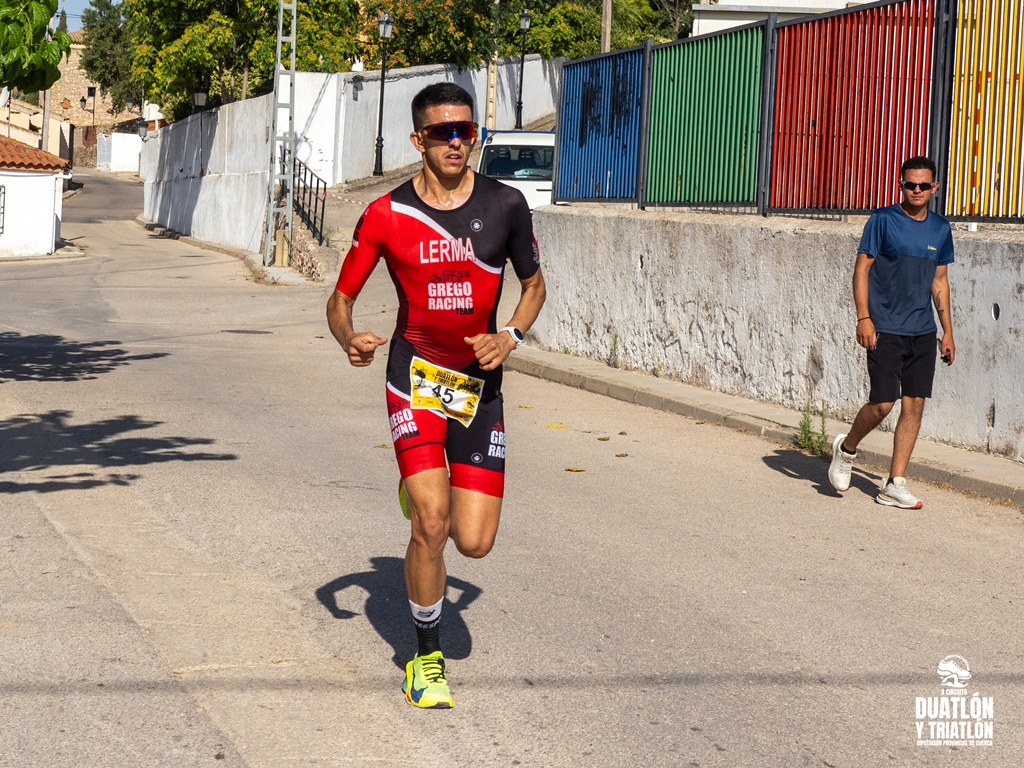 Juandi Haro y Tristana Martínez saborean la victoria en el décimo Duatlón de Villaescusa de Haro 2 Juandi Haro y Tristana Martínez saborean la victoria en el décimo Duatlón de Villaescusa de Haro