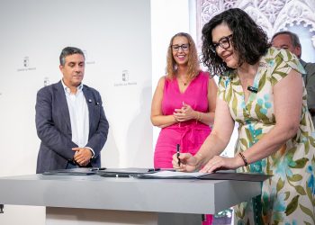 La Junta firma acuerdos de colaboración con UGT, CCOO y CECAM para el impulso de las medidas LGTBI en Castilla-La Mancha