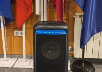 La Policía Local de Cuenca interviene un potente equipo de música a varios jóvenes por botellón en el Parque del Huécar