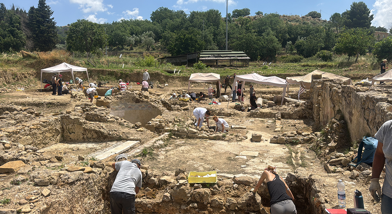 La UCLM consolida su proyección internacional en arqueología romana con una nueva campaña de excavaciones en Sicilia 2 La UCLM consolida su proyección internacional en arqueología romana con una nueva campaña de excavaciones en Sicilia